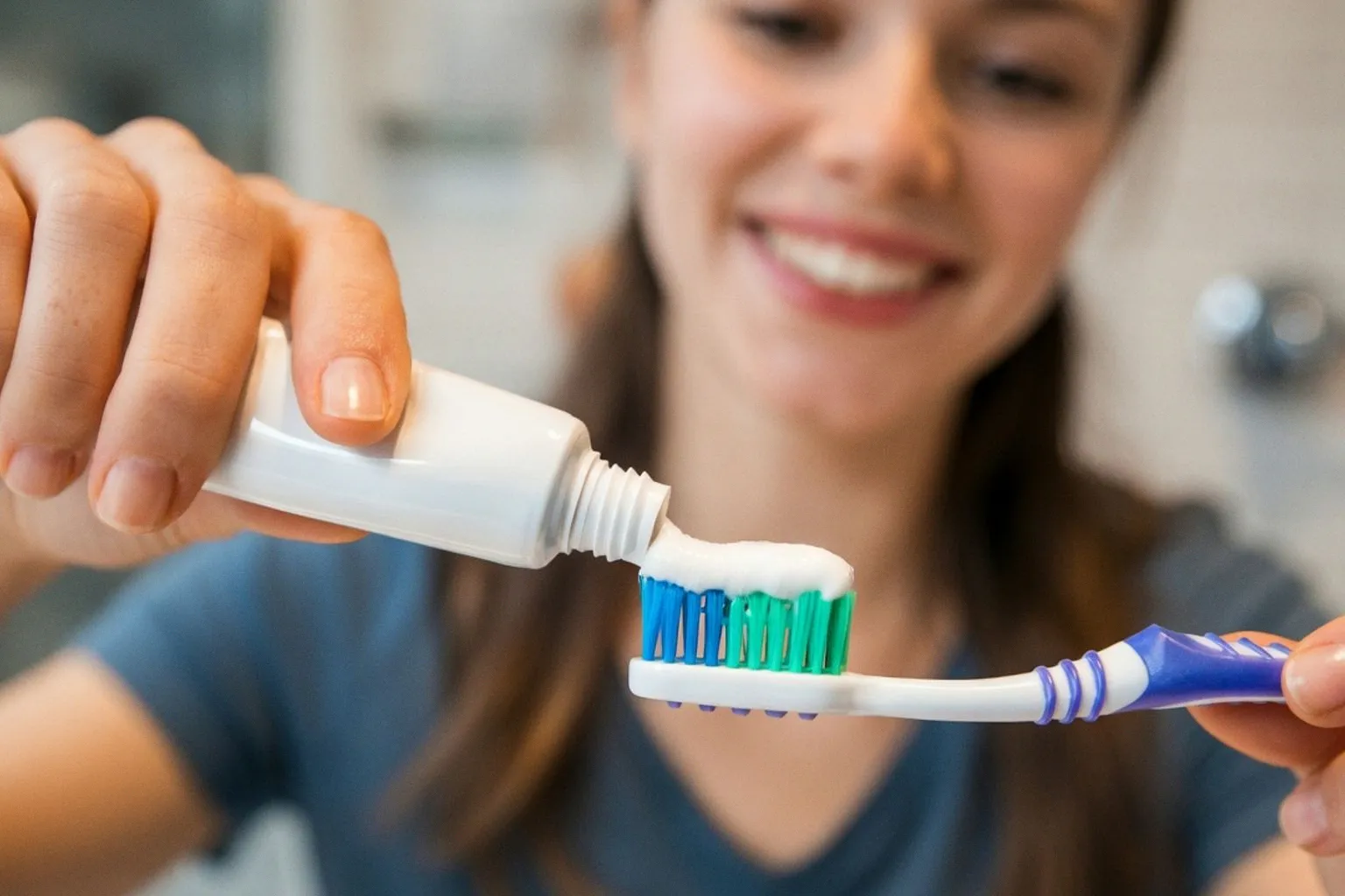 Handzahnbürste oder elektrische Zahnbürste: Was ist für Ihre Mundhygiene wirklich entscheidend?
