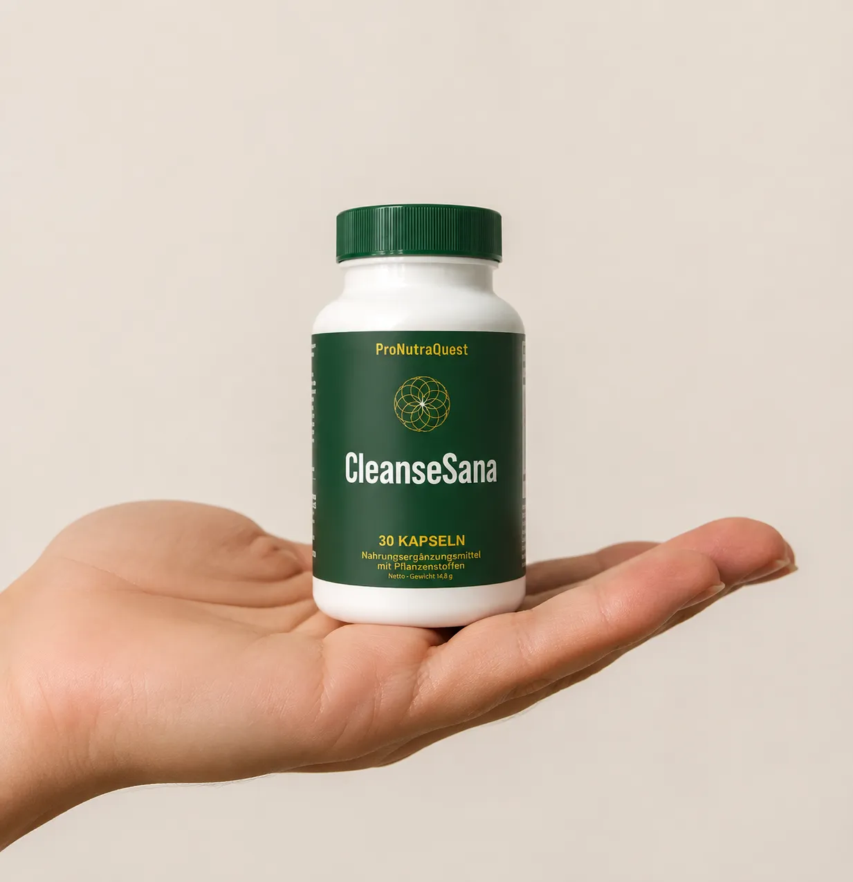 CleanseSana — Verpackung in der Hand